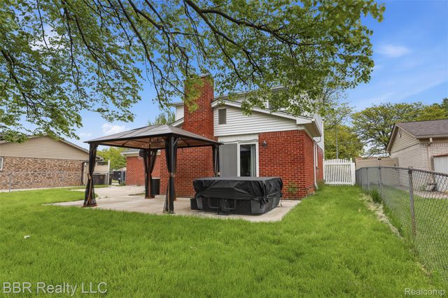 4680 Forest Lane, Trenton, MI 48183