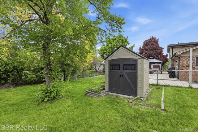 4680 Forest Lane, Trenton, MI 48183