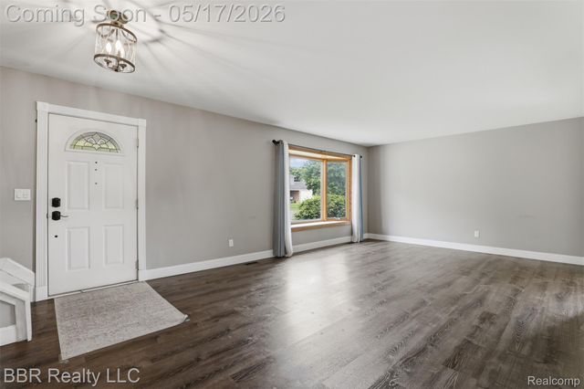 4680 Forest Lane, Trenton, MI 48183