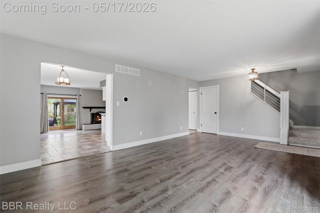 4680 Forest Lane, Trenton, MI 48183