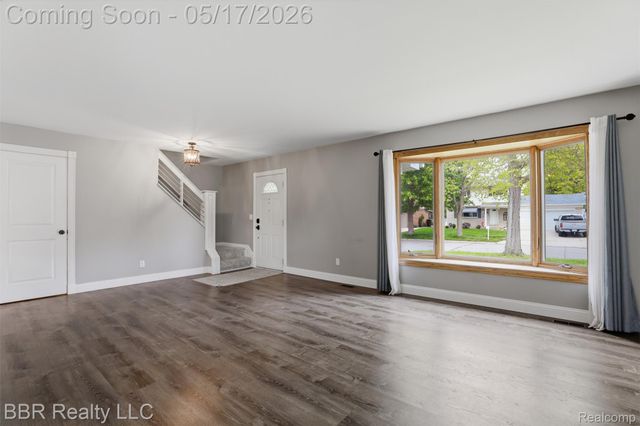 4680 Forest Lane, Trenton, MI 48183