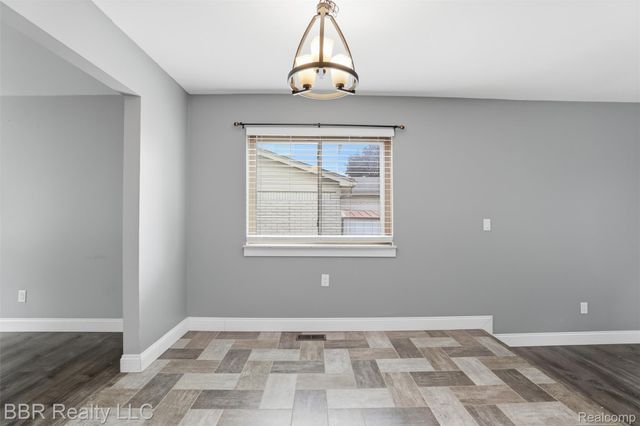 4680 Forest Lane, Trenton, MI 48183