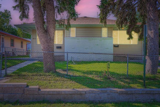 4037 37th Avenue N, Robbinsdale, MN 55422