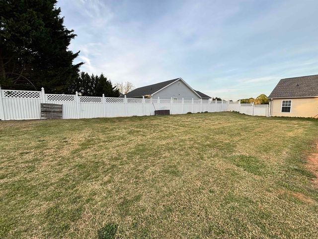 119 Inman Rd, Inman, SC 29349