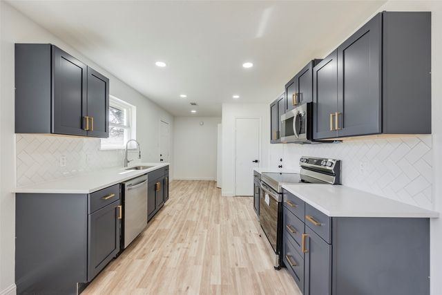 2924 Amber Lane, Farmers Branch, TX 75234