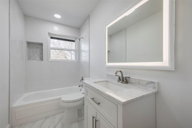 2924 Amber Lane, Farmers Branch, TX 75234