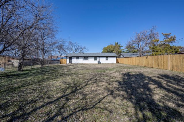 2924 Amber Lane, Farmers Branch, TX 75234