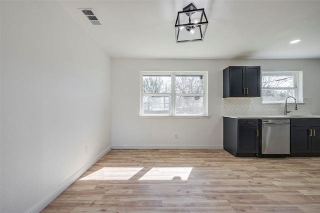 2924 Amber Lane, Farmers Branch, TX 75234