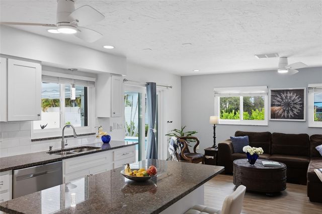 514 PALM AVENUE, Nokomis, FL 34275