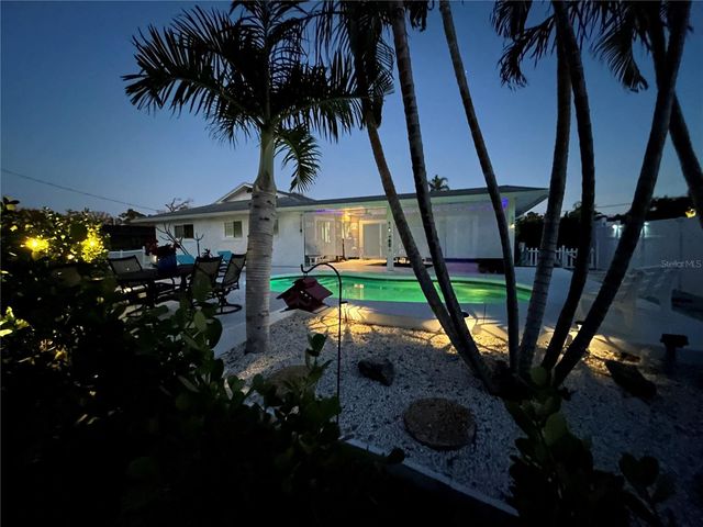 514 PALM AVENUE, Nokomis, FL 34275