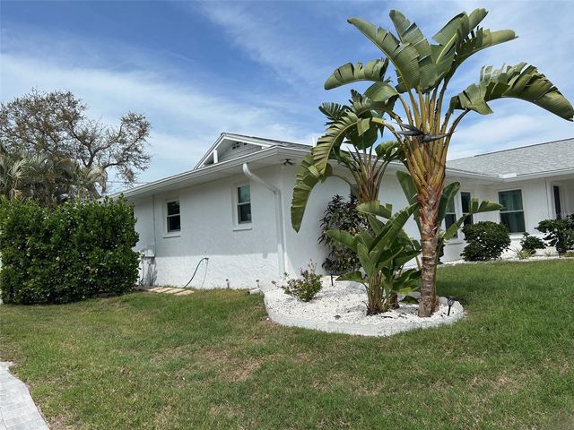 514 PALM AVENUE, Nokomis, FL 34275