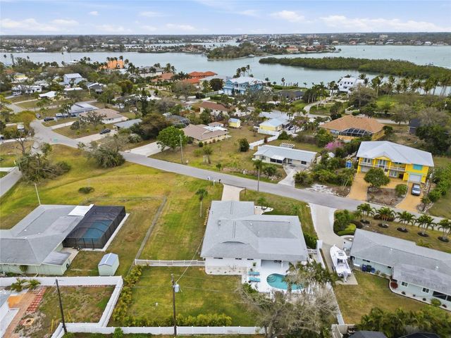 514 PALM AVENUE, Nokomis, FL 34275