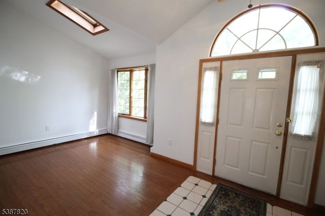 89 Pearl St, Bridgewater Twp., NJ 08807