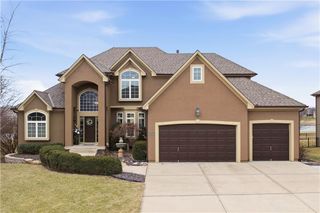 701 SW Admiral Byrd Drive, Lee's Summit, MO 64082