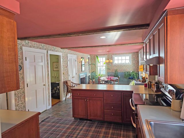 39 West Street, Newfane, VT 05345