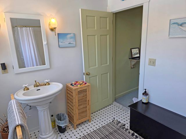 39 West Street, Newfane, VT 05345