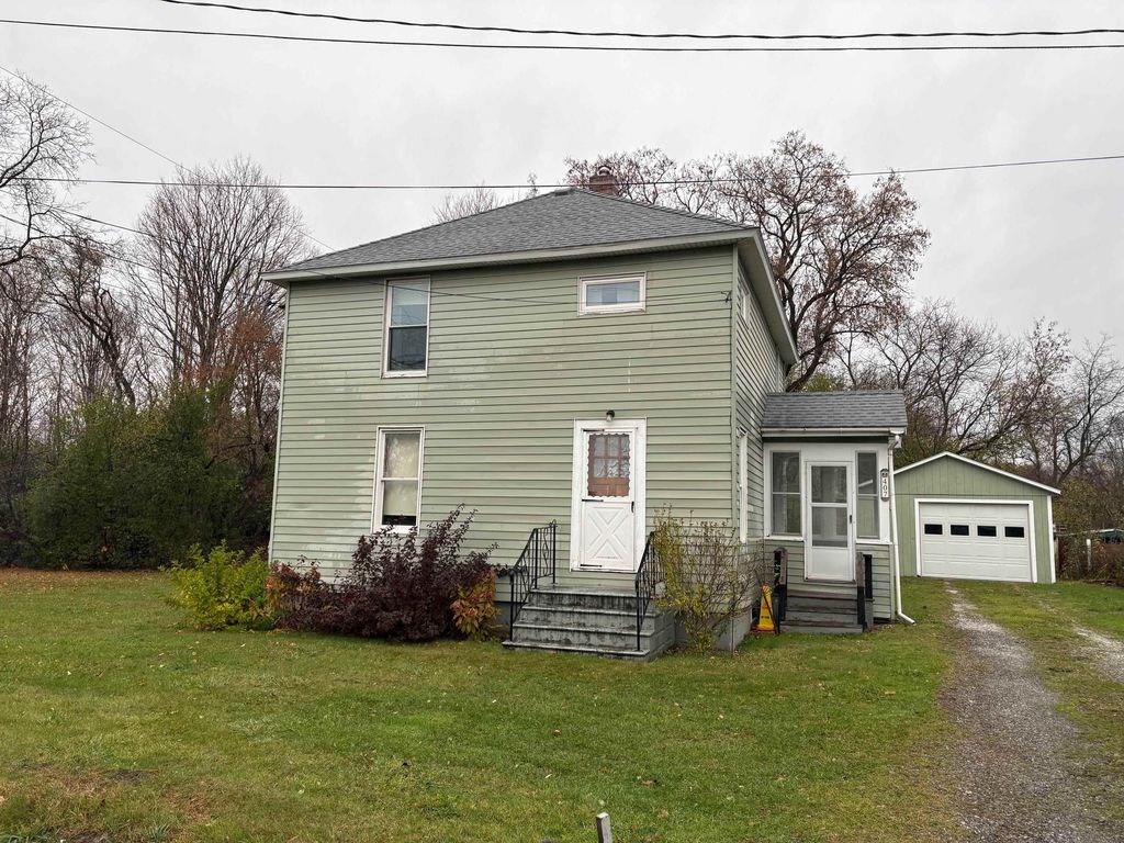 407 Lake Road, St. Albans Town, VT 05478