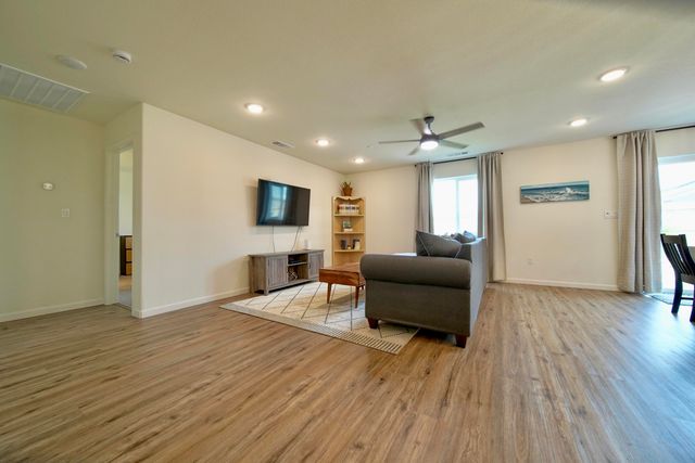 7114 Avenue 310, Visalia, CA 93291