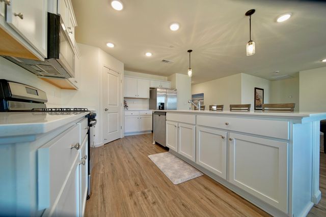 7114 Avenue 310, Visalia, CA 93291