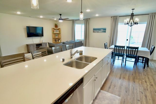 7114 Avenue 310, Visalia, CA 93291