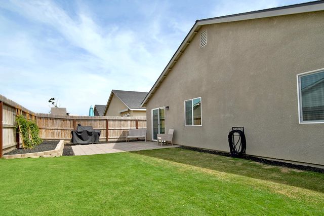 7114 Avenue 310, Visalia, CA 93291