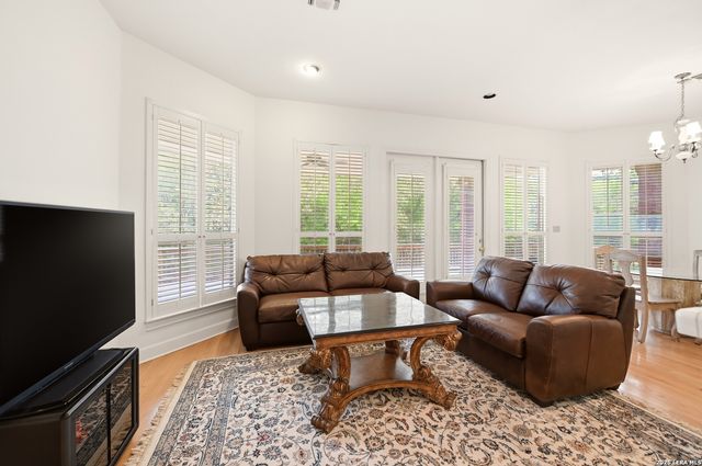 15 Villa Verde, San Antonio, TX 78230