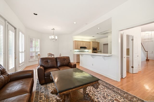 15 Villa Verde, San Antonio, TX 78230