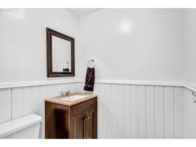 2017 Sw 2ND Ct, Gresham, OR 97080