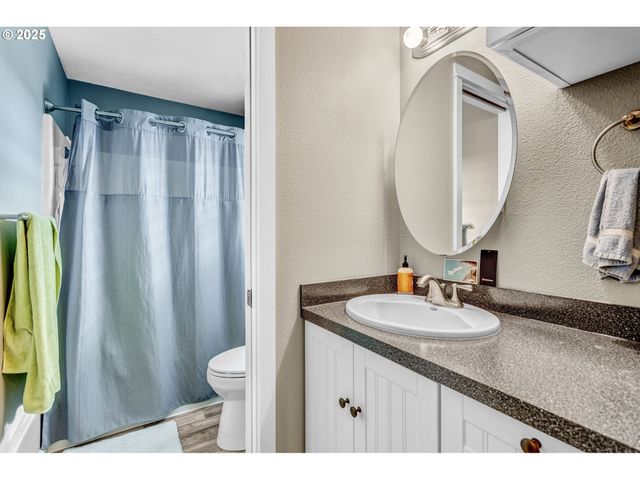 2017 Sw 2ND Ct, Gresham, OR 97080