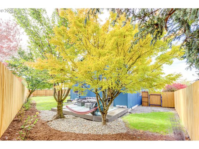 2017 Sw 2ND Ct, Gresham, OR 97080