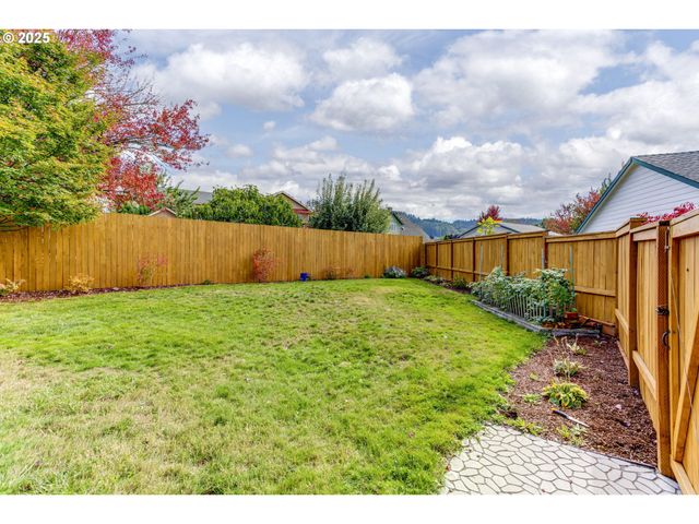 2017 Sw 2ND Ct, Gresham, OR 97080