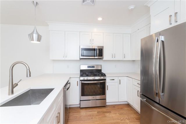 121 Fisher Avenue 5, White Plains, NY 10606