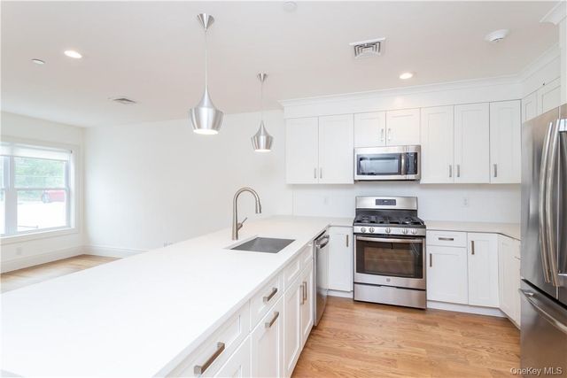 121 Fisher Avenue 5, White Plains, NY 10606