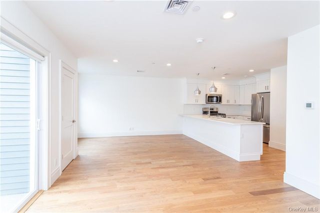 121 Fisher Avenue 5, White Plains, NY 10606