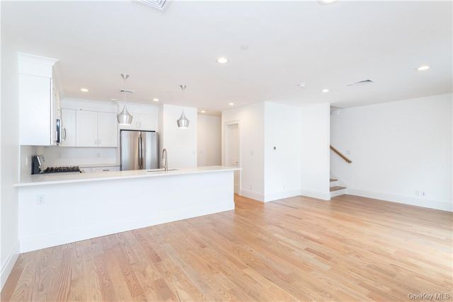 121 Fisher Avenue 5, White Plains, NY 10606