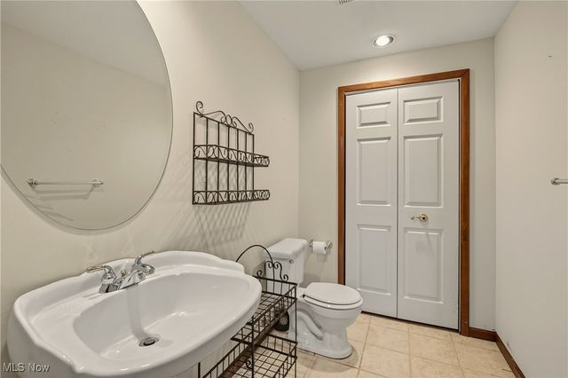 9435 Airlane Drive, Macedonia, OH 44056