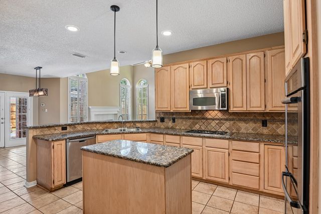2225 Kings Forest Lane, Flower Mound, TX 75028