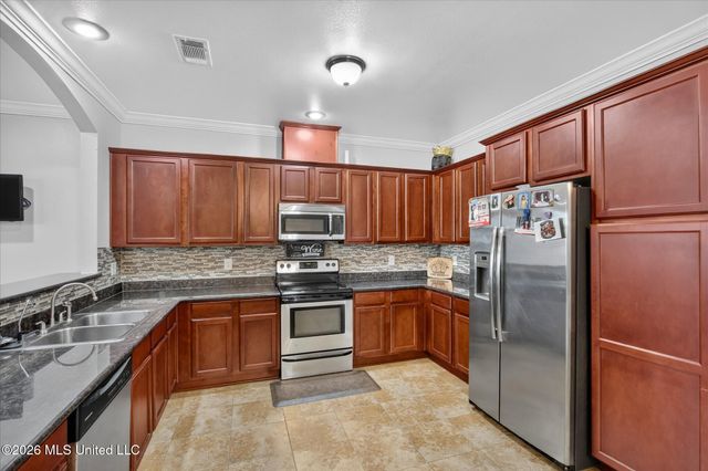 2109 Eva Avenue, Ocean Springs, MS 39564