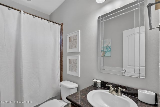 2109 Eva Avenue, Ocean Springs, MS 39564
