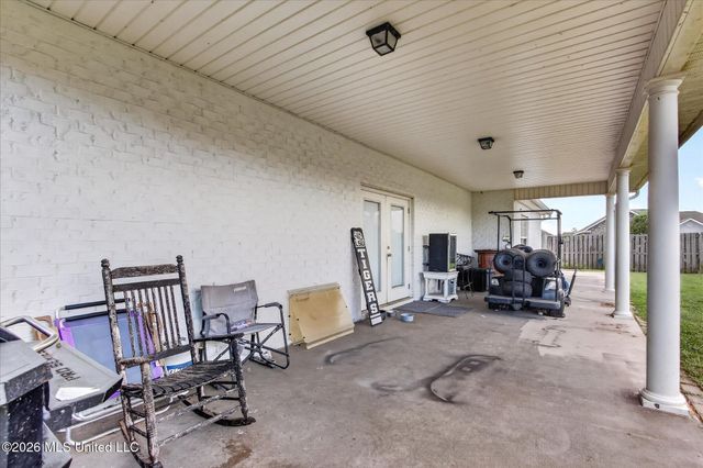 2109 Eva Avenue, Ocean Springs, MS 39564