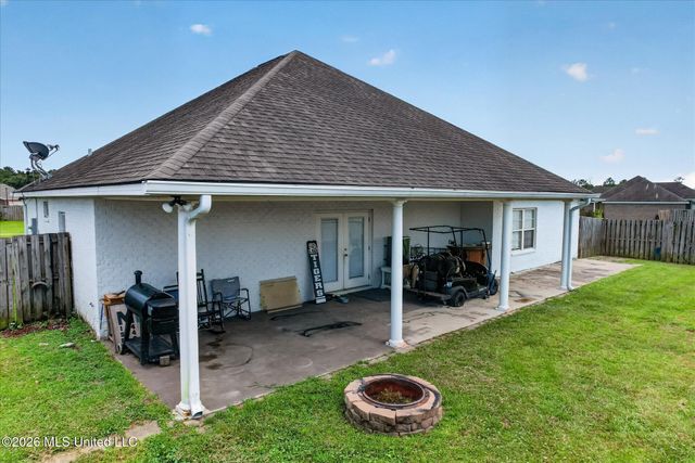 2109 Eva Avenue, Ocean Springs, MS 39564