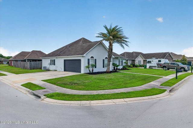 2109 Eva Avenue, Ocean Springs, MS 39564
