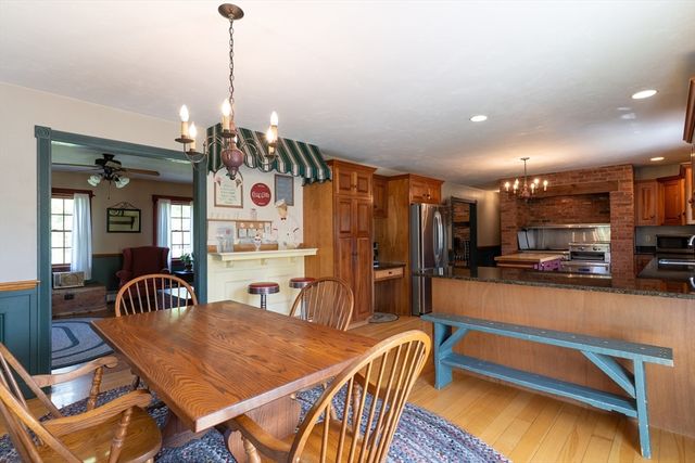 147 Oakham Rd, North Brookfield, MA 01535