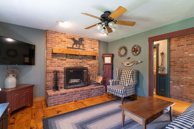147 Oakham Rd, North Brookfield, MA 01535