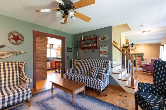 147 Oakham Rd, North Brookfield, MA 01535