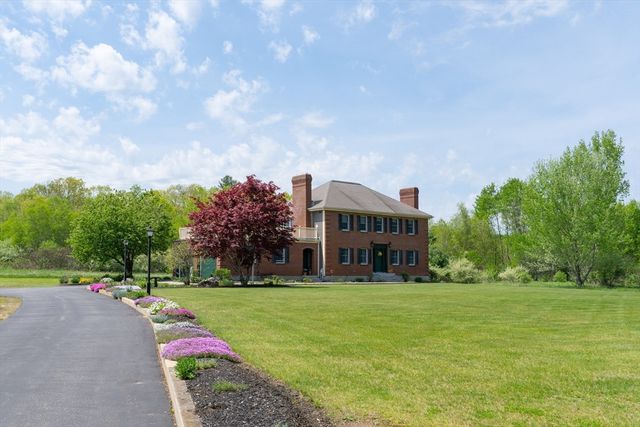 147 Oakham Rd, North Brookfield, MA 01535