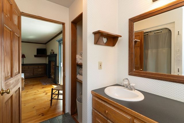 147 Oakham Rd, North Brookfield, MA 01535