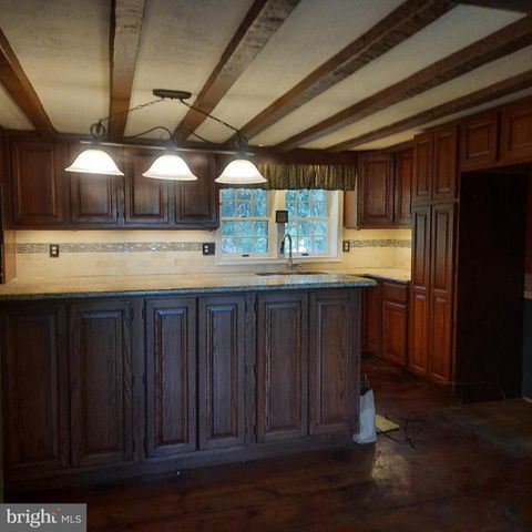 1233 BROAD ST, Perkasie, PA 18944