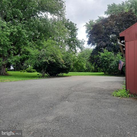 1233 BROAD ST, Perkasie, PA 18944