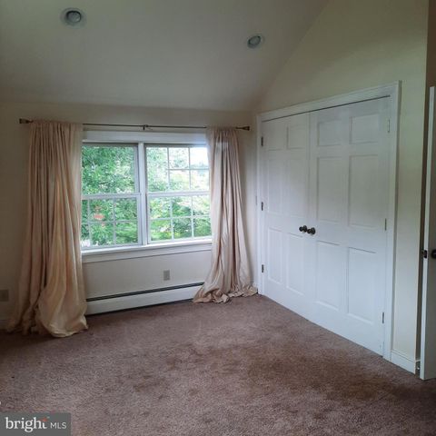 1233 BROAD ST, Perkasie, PA 18944